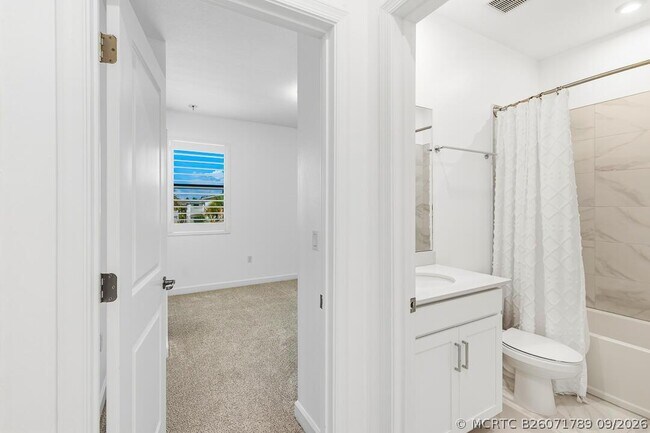 Building Photo - 14131 SW Thorens Dr