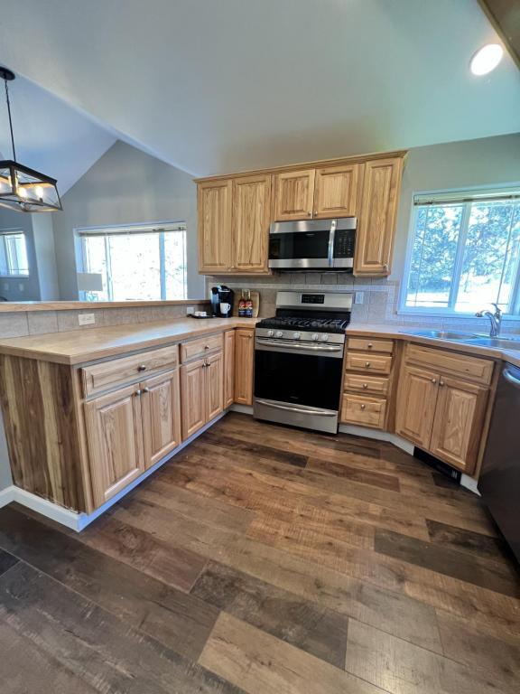 Building Photo - 4803 Falcon Dr