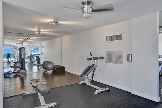 Building Photo - 2841 N Ocean Blvd