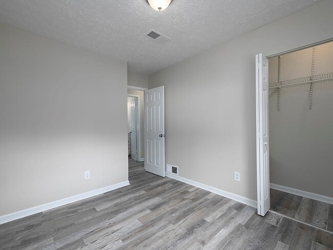 Building Photo - 3874 Mulkey Cir SW