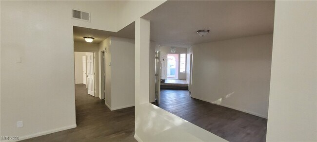 Building Photo - 6561 Avon Ct