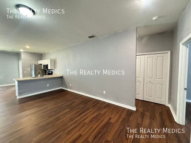 Building Photo - 1999 Marshall St