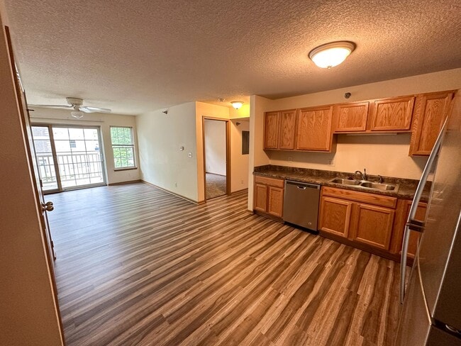 Building Photo - 121 Beach Avenue