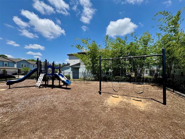 Building Photo - 744 Legacy Dr