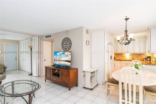 Building Photo - 3131 S Ocean Dr