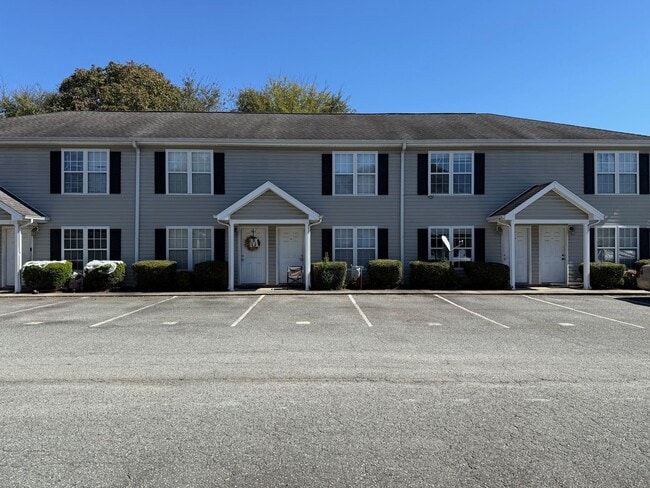 Building Photo - Two bedroom, 1.5 townhouse in Graham (Park Place Apts)