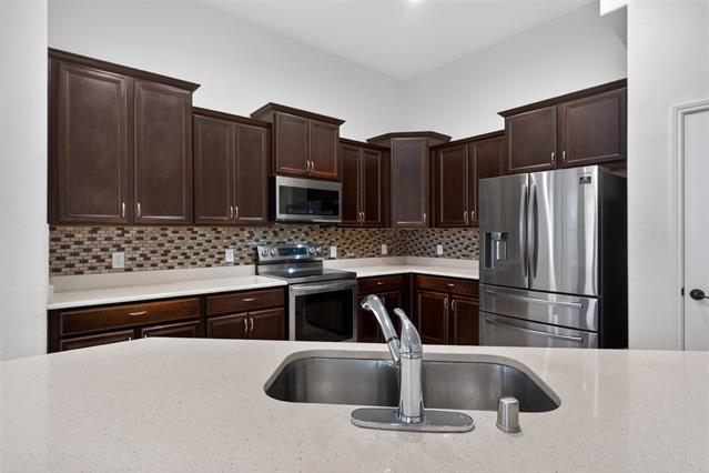 Building Photo - 8728 Maple Ridge Trail