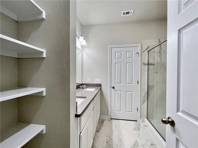 Building Photo - 7616 Leitrim Wy