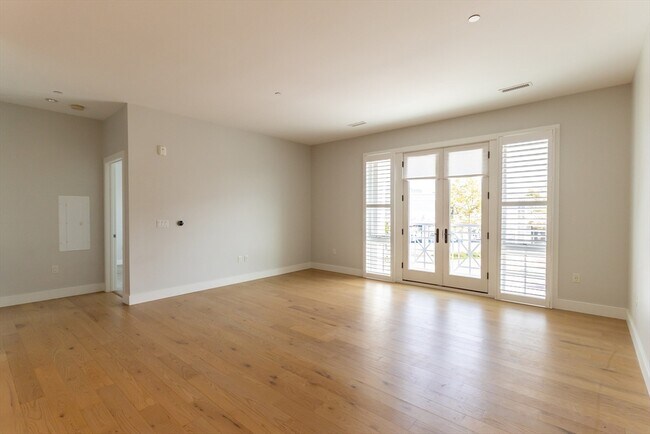 Building Photo - 10 Shipyard Dr