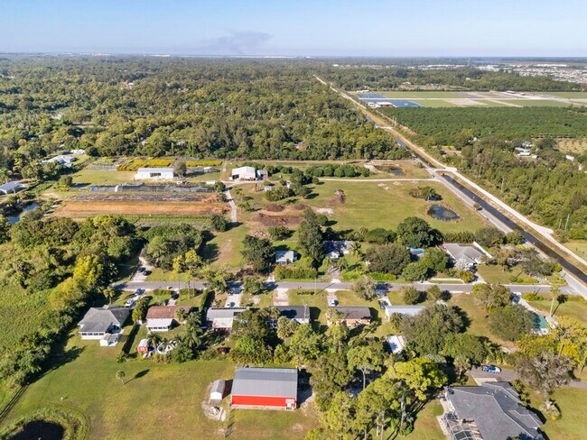 Building Photo - 3910 N 147 Ave