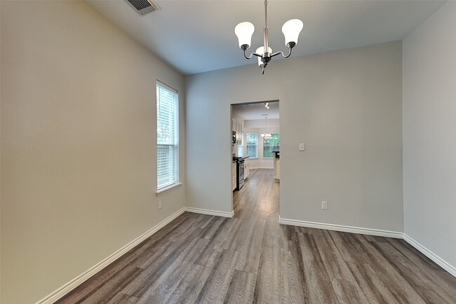 Building Photo - 10931 S Falls Terrace