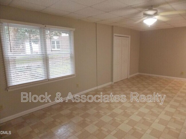 Building Photo - 54 Preakness Dr