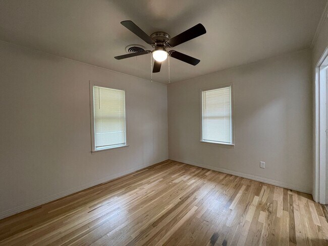 Building Photo - Lamesa’s Hidden Gem: Where Comfort Meets Texas Charm!