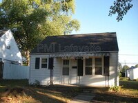 Building Photo - 2022 Charles St