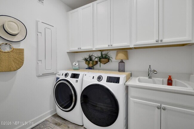 Building Photo - 175 Marquesa Cir