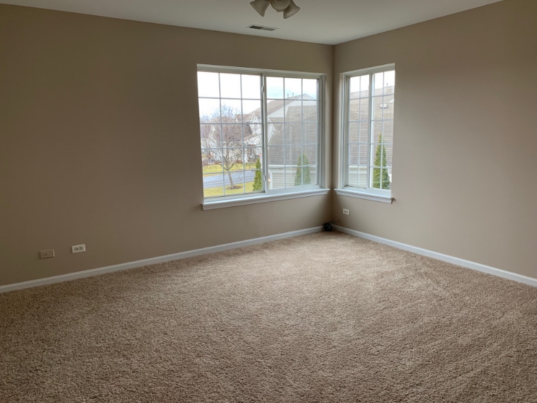 Building Photo - 3083 Impressions Dr