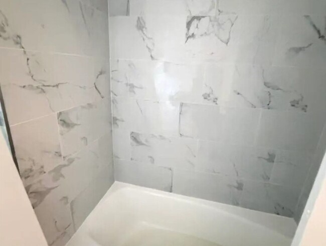 Building Photo - 289 Milton St