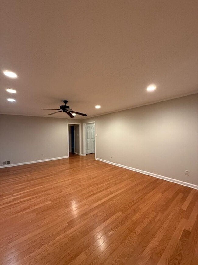 Building Photo - Charming 3-Bedroom Home in Cordova-Comfort & Convenience Await!