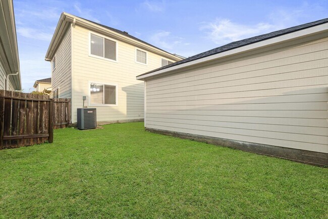 Building Photo - 1617 Nichole Woods Dr