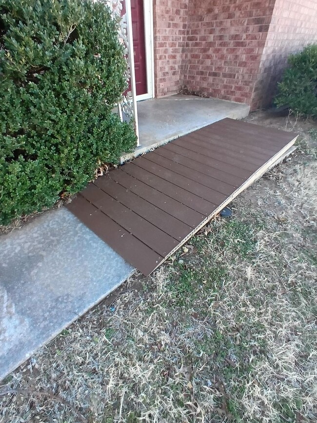 Building Photo - 9024 Brookwood Dr