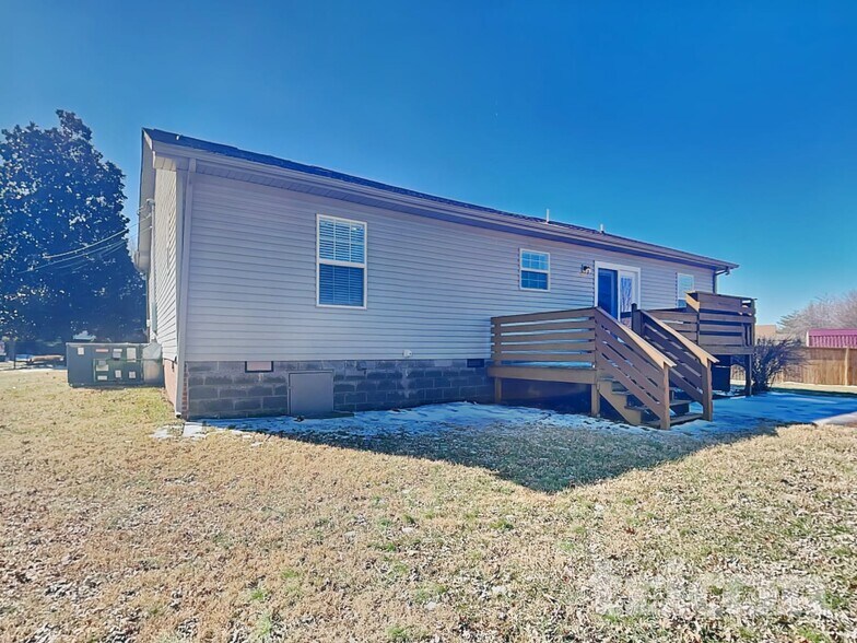 Building Photo - 108 Pembroke Ct