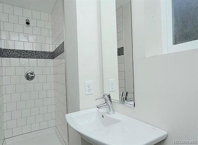 Building Photo - 3217 Lawrence St