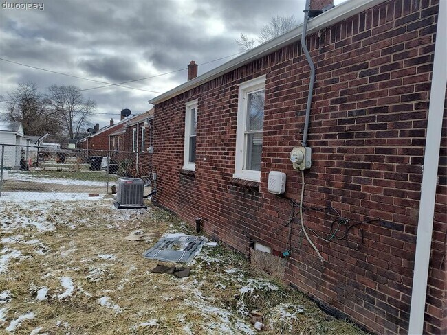 Building Photo - 19650 Buffalo St