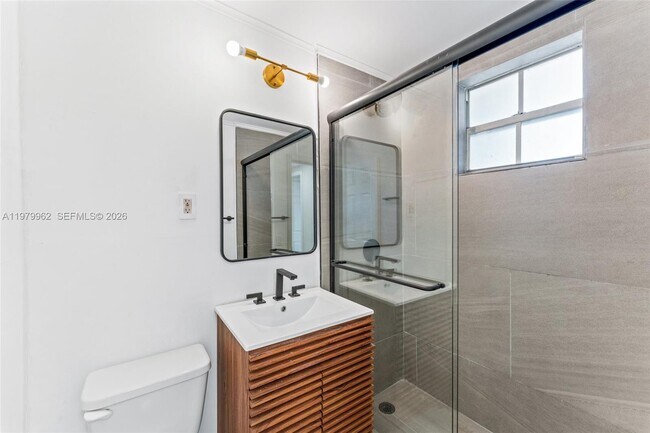 Building Photo - 541 NE 62nd St