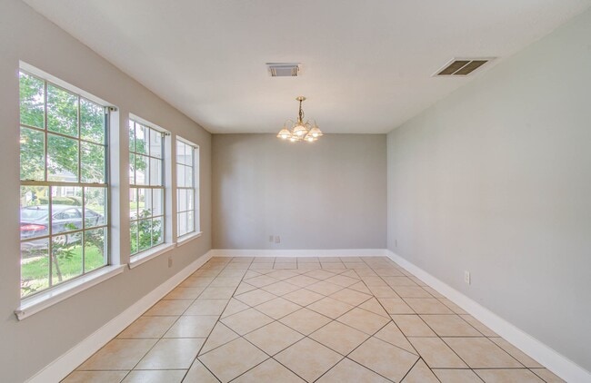 Building Photo - 15850 E Park Ct