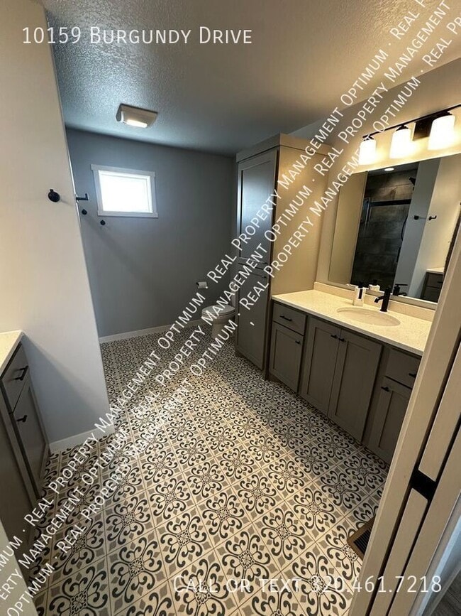 Building Photo - 10159 Burgundy Dr