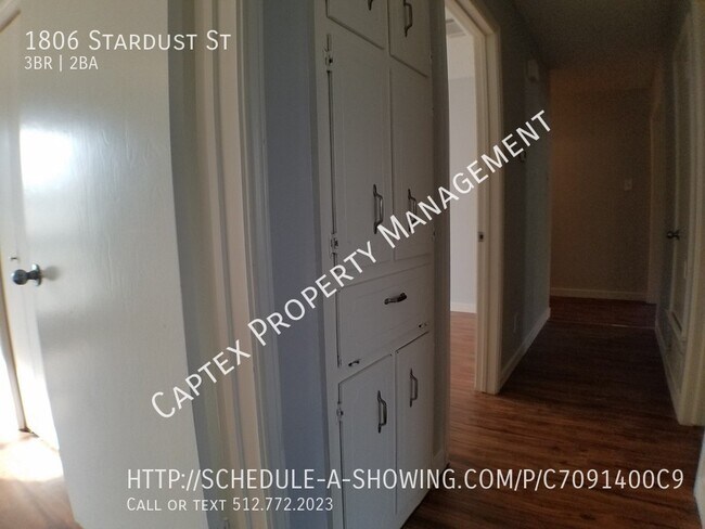 Building Photo - 1806 Stardust St