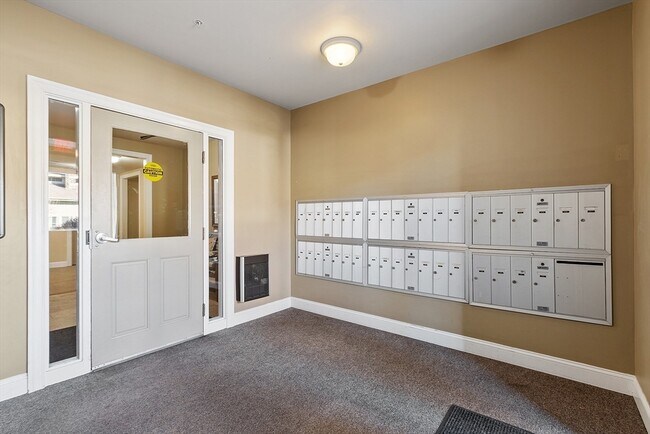 Building Photo - 3 Harvest Dr