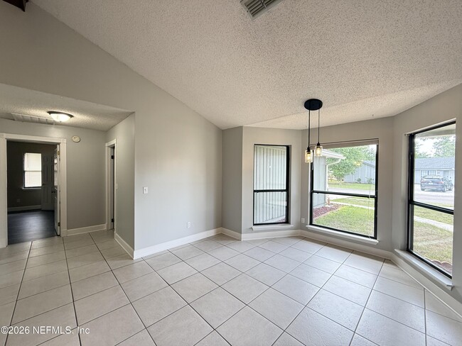 Building Photo - 8326 Cross Timbers Dr W
