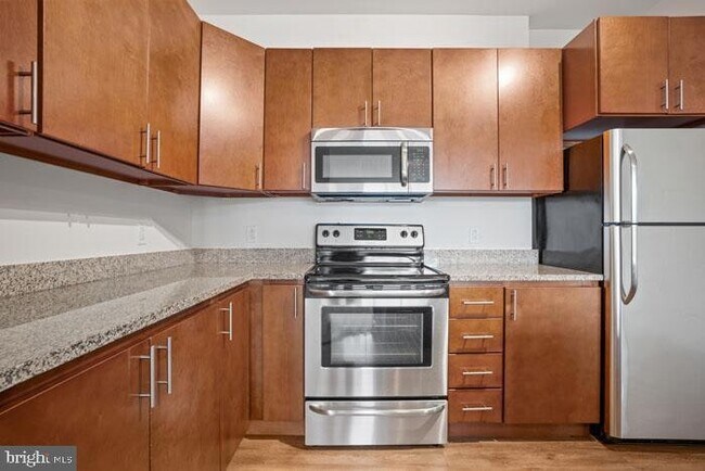 Building Photo - 131 Bridge Street Unit 1B-2-2420
