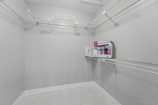 Building Photo - 301 Knotty Wood Ln