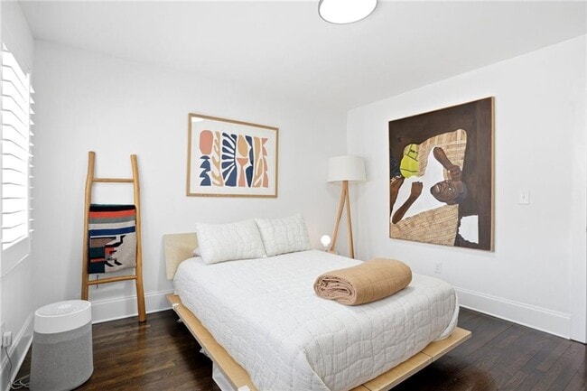 Building Photo - 496 Shannon Dr SW