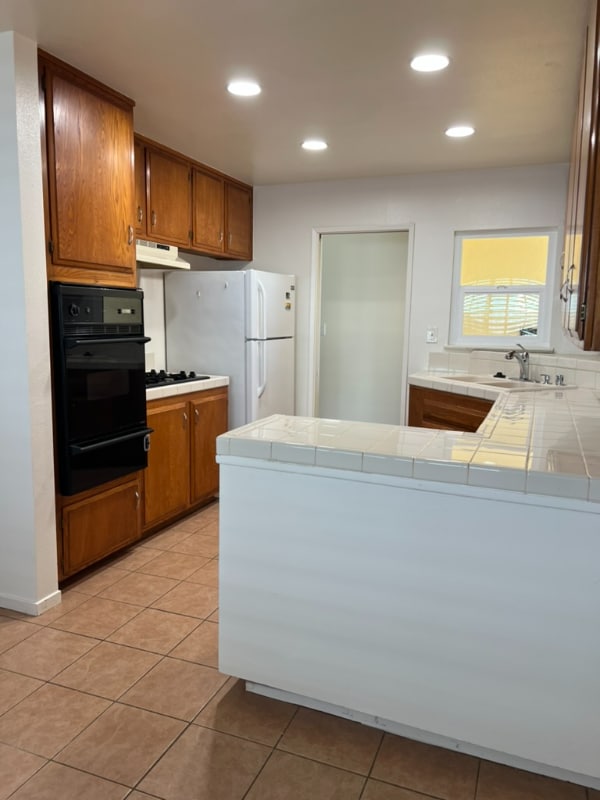 Building Photo - 908 W Loquat Ct