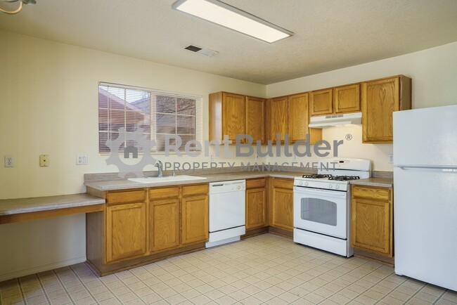 Building Photo - NEW NEW NEW!!! Carpet, Vinyl Flooring, Pai...