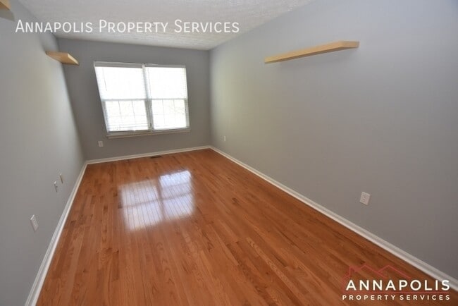 Building Photo - 8203 Barrington Ct