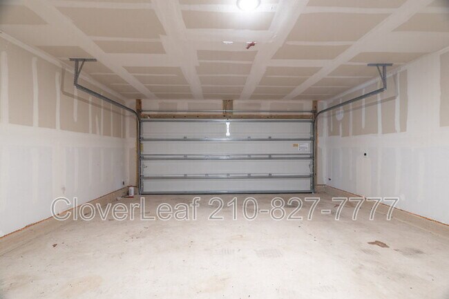 Building Photo - 3833 Millbrook Wy