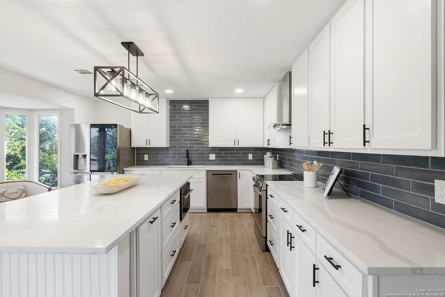 Building Photo - 123 E Brandon