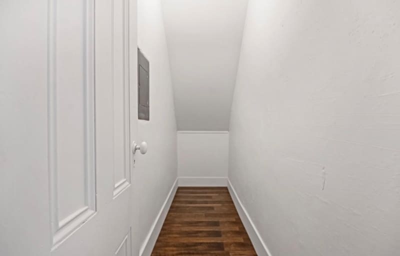 Building Photo - 325 W Bush St