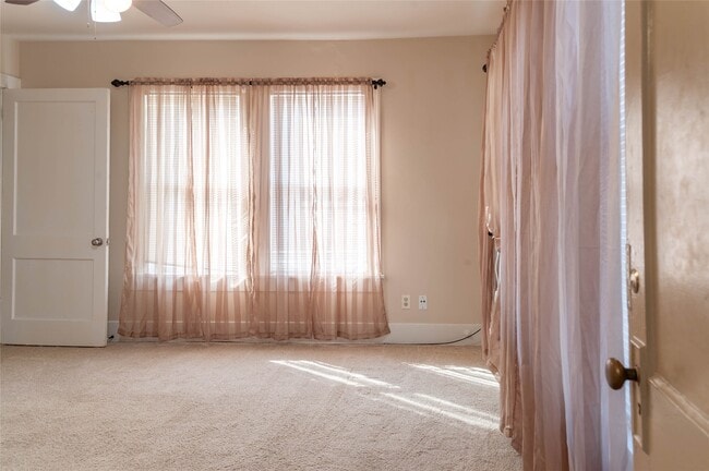 Building Photo - 405 W Clay St