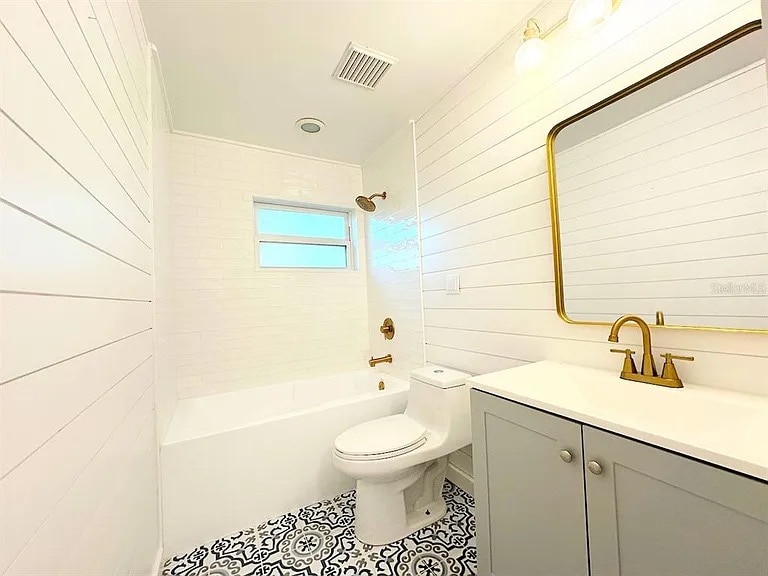 Building Photo - 4700 Chancellor St NE