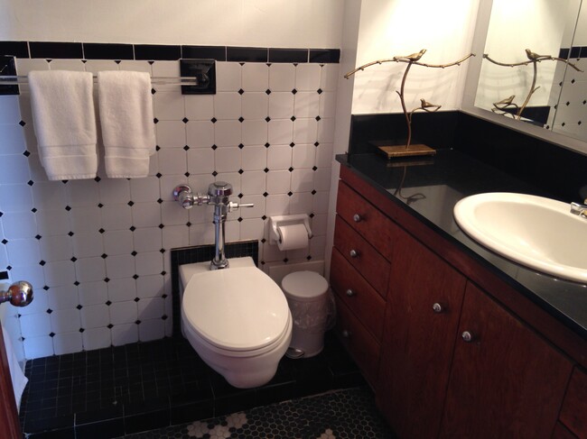 Upstairs bathroom - 2003 Hillcrest Rd