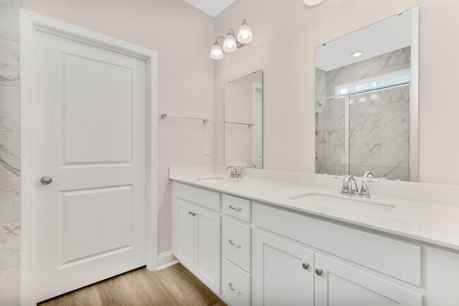 Building Photo - 7068 Shooting Star Way
