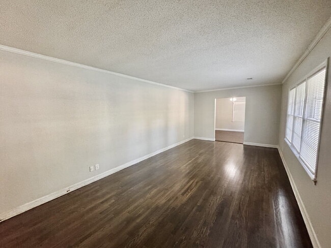 Building Photo - 2929 Bede Rd