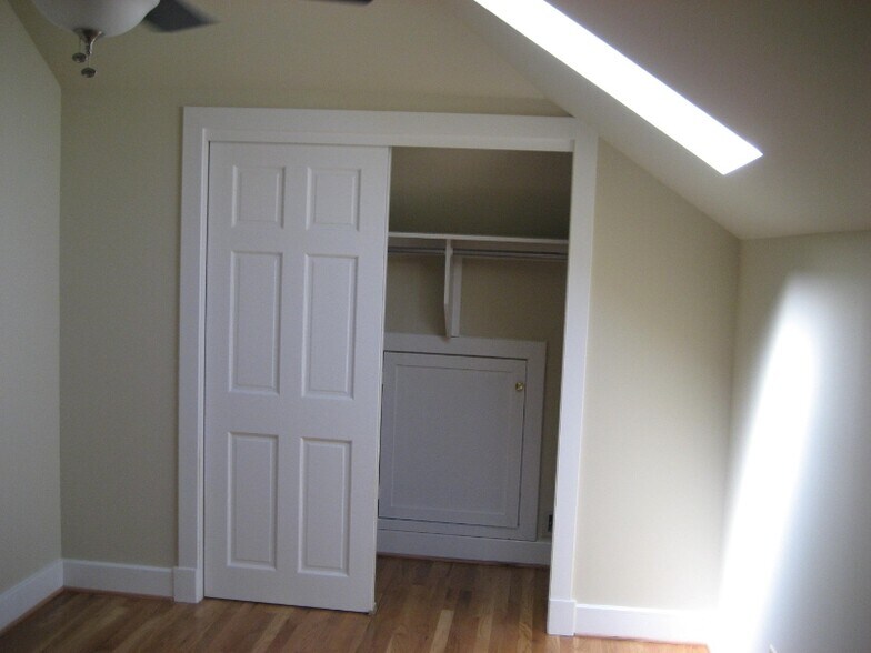 Building Photo - 331 22nd Ave N