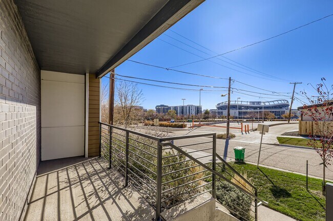 Building Photo - 2851 W 21st Ave