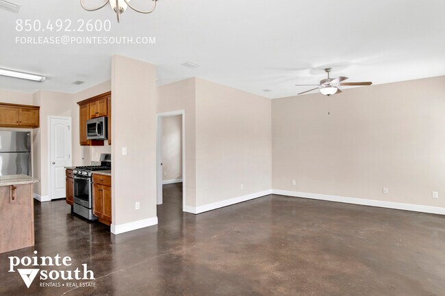 Building Photo - 12919B Churchill Dr